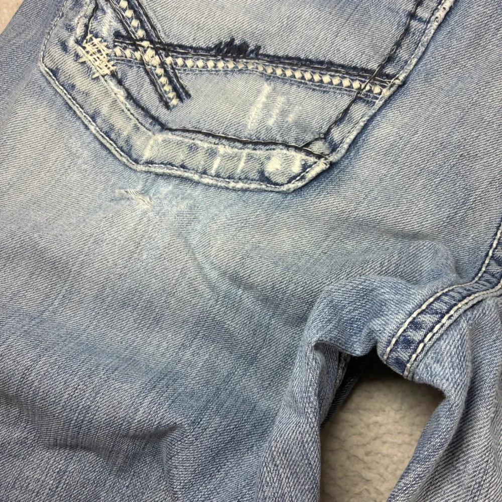 BKE Tyler Bootleg Jeans Men 32x36 Blue Fade Whiskered Distressed Western Bootcut - Picture 10 of 10